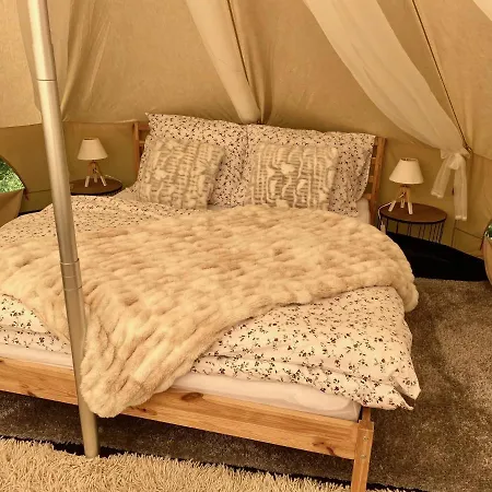 Hvezdny Glamping Hotel Manetin Exterior photo